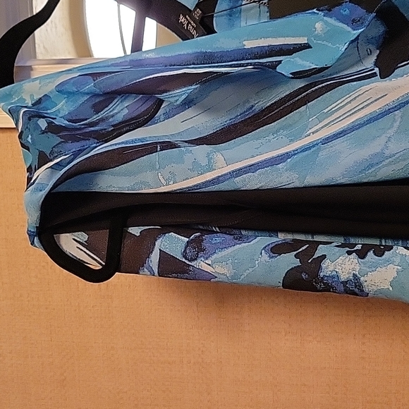 ARNA YORK COLLECTION TOP - Picture 5 of 7